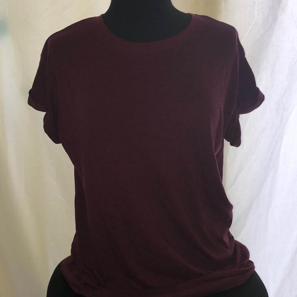 Divided Women’s burgundy short sleeve tee